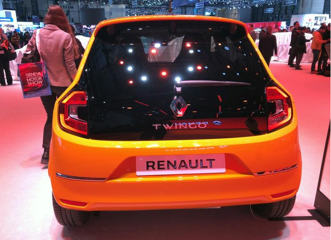 科技感突出 后排可放倒 雷诺Twingo E-Tech内饰官图