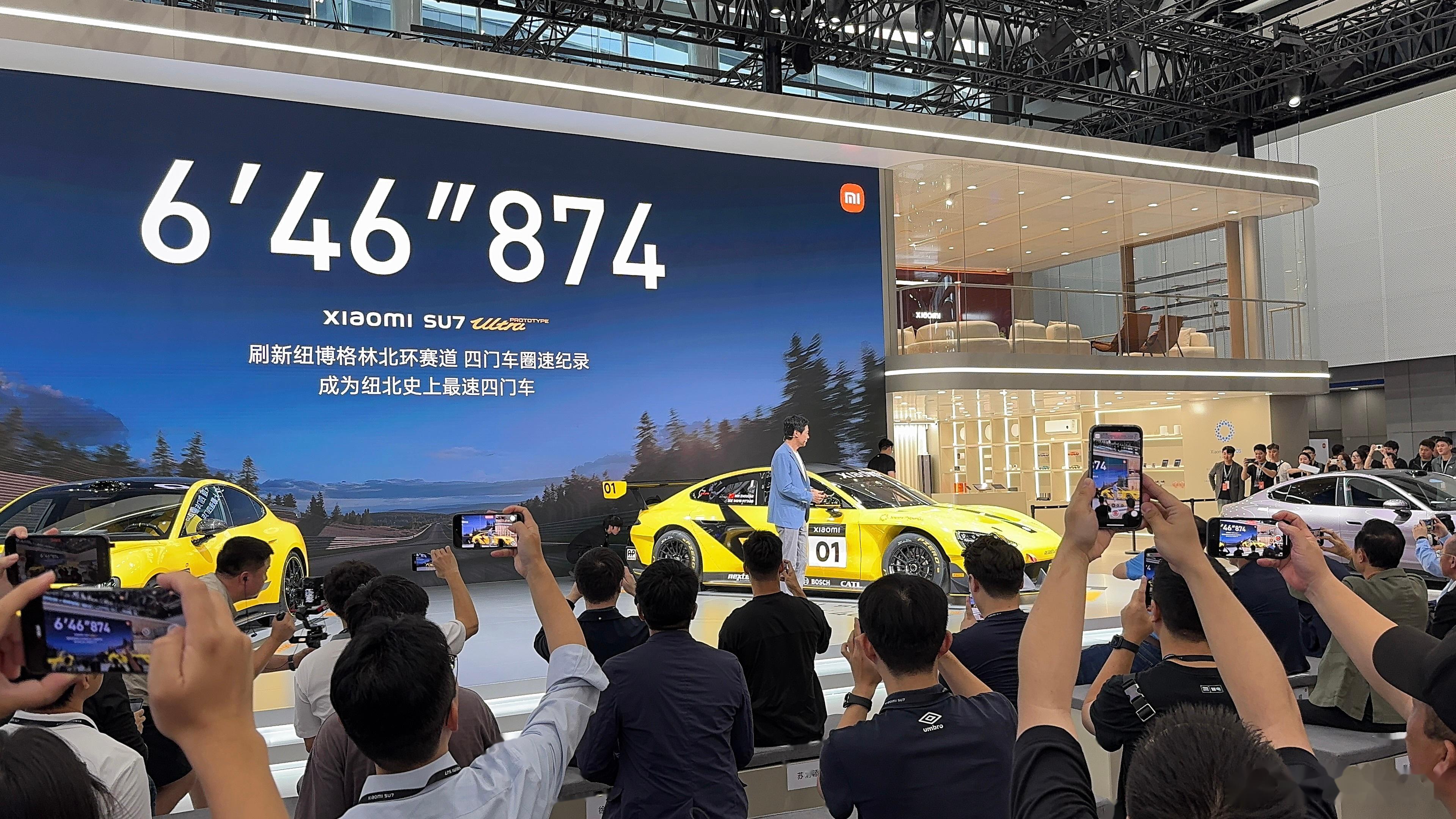 雷军黑河亲测小米SU7 Ultra：冰面太滑 感觉自己不会漂移了