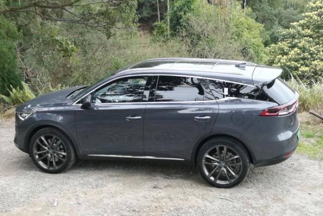 动力最强家用SUV 比亚迪唐L内饰首曝：爆杀丰田汉兰达