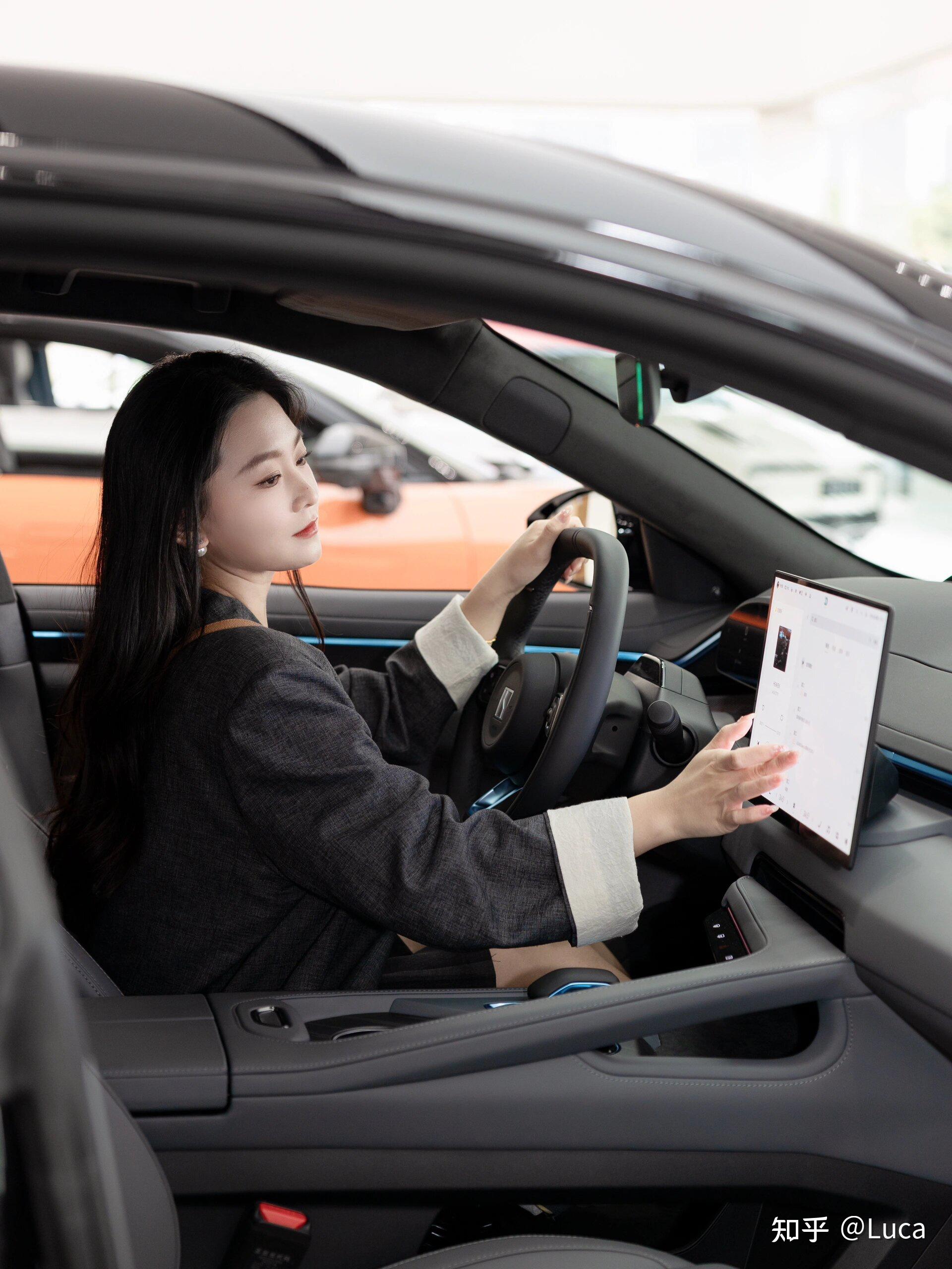 要成新赛道？继比亚迪之后，极氪、华为纷纷发布兆瓦级充电桩