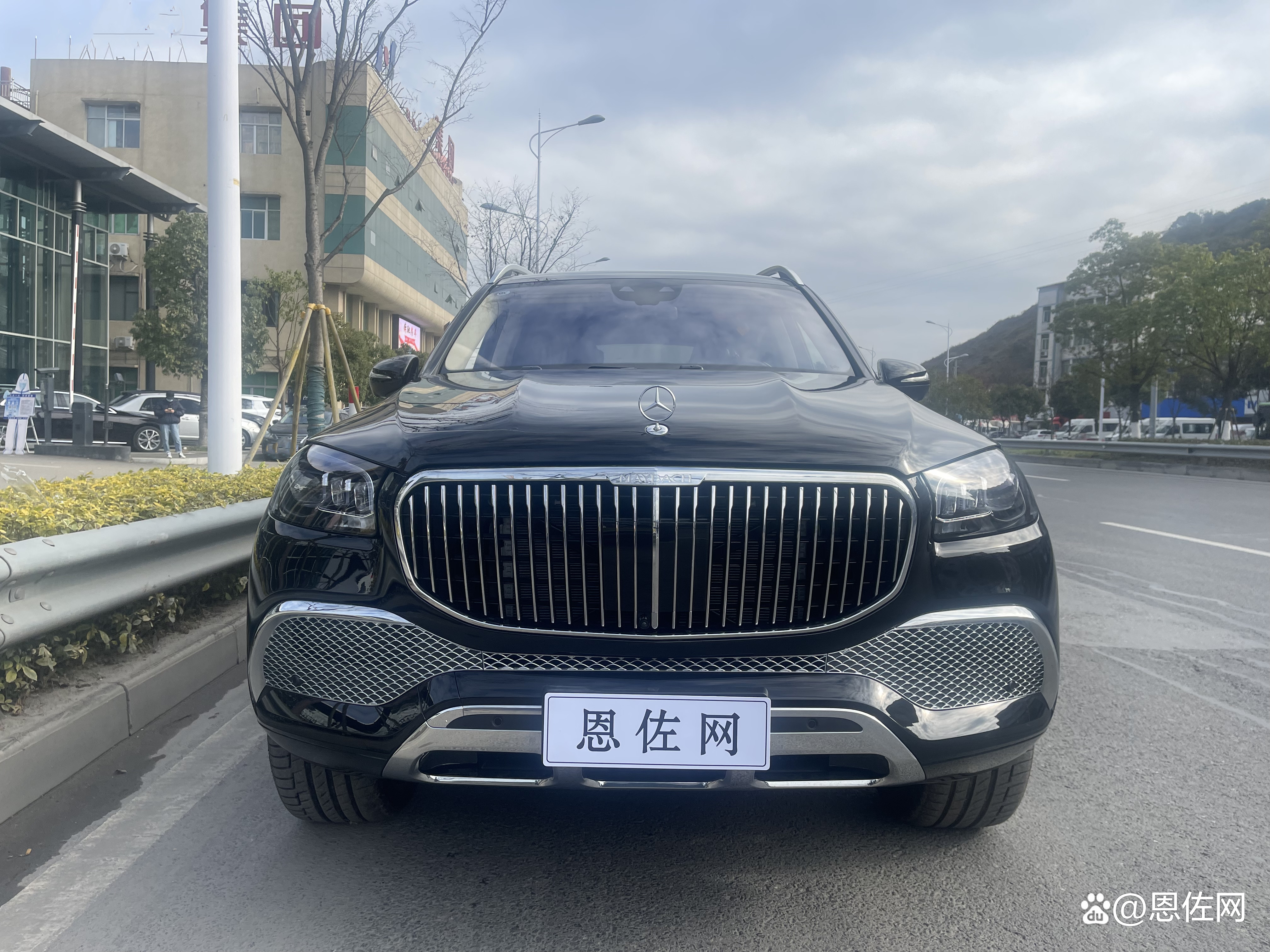 成都远卓名车迈巴赫GLS级墨版售价212万起 直降86万