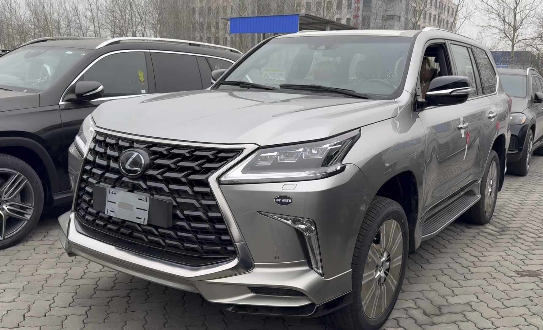 中东版雷克萨斯LX570重磅登场出售 可上牌