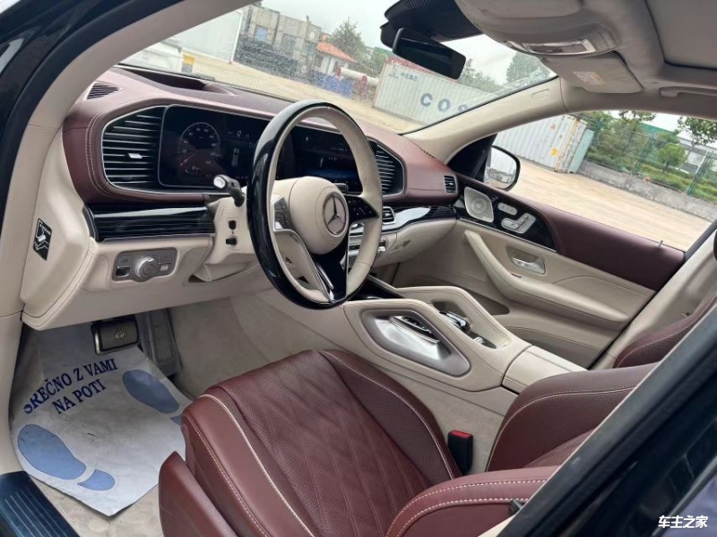 2024款迈巴赫GLS600 展厅现车290万促销