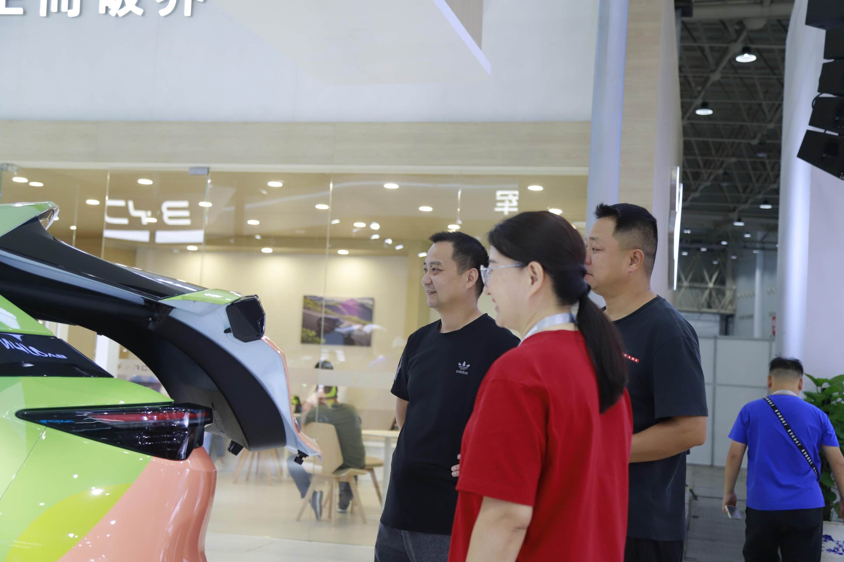 国补空窗期，北汽极狐“双重兜底”承诺，买车不用等