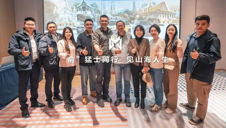 知名改装厂玛莎锐打造！特斯拉Cybertruck秒变“碳纤维超跑”