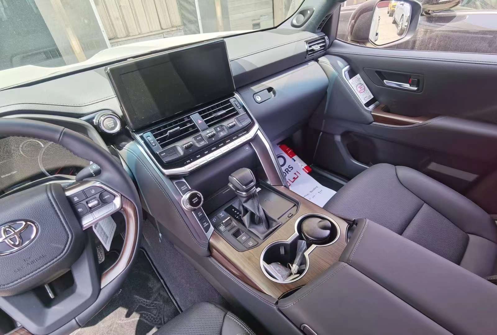 全新2024款丰田埃尔法七座商务展销 酬宾惠