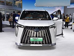 五菱/华为合作 首款车型宝骏华境S预告发布 全系标配华为乾��智能