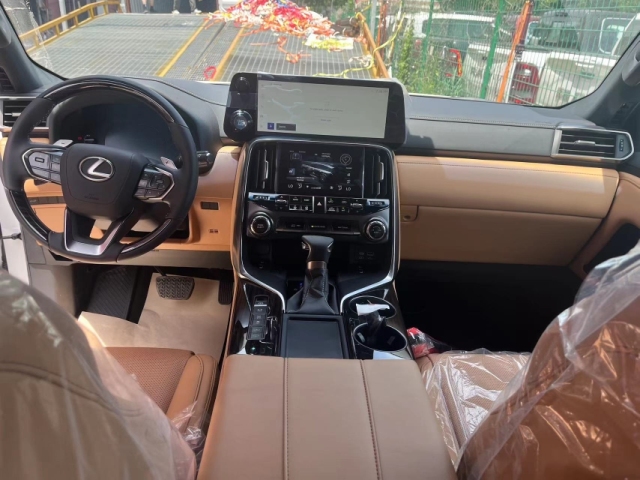 雷克萨斯LX600中东版配置报价详解