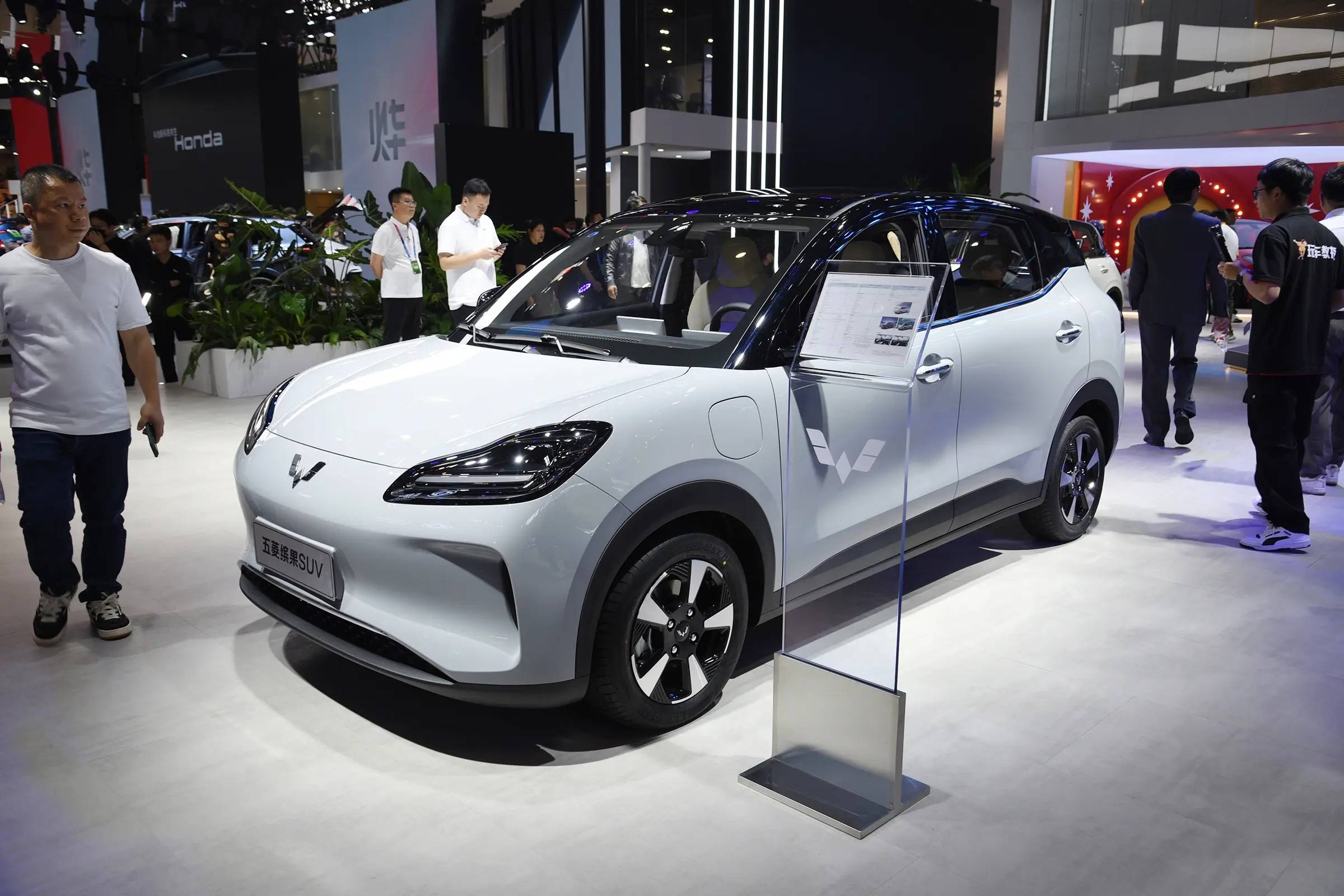 特斯拉将遭集体诉讼：被指控歧视美国工人 青睐外国人