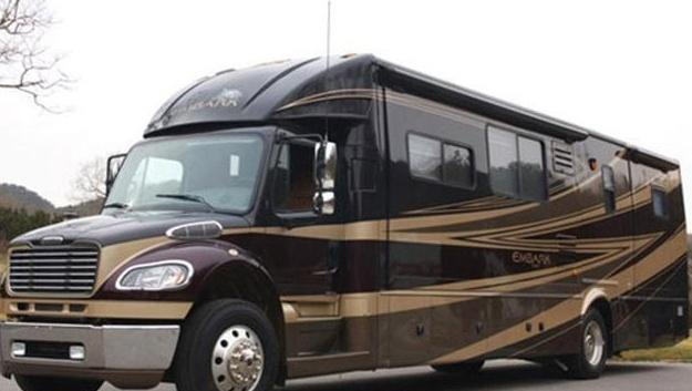 成都飞驰促销279万起 欢迎试乘试驾