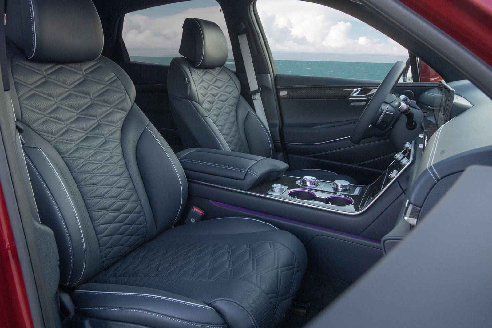 成华捷尼赛思GV80最新报价52.98万起 暂无优惠