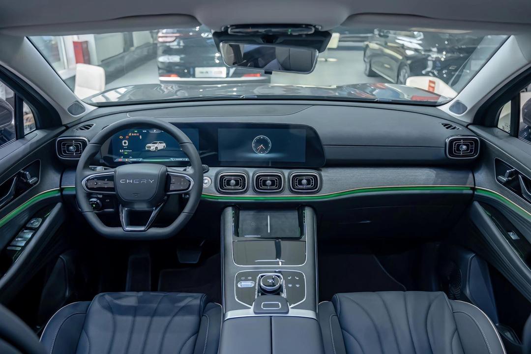 成都探索06 C-DM最新报价12.29万起 最高优惠0.70万