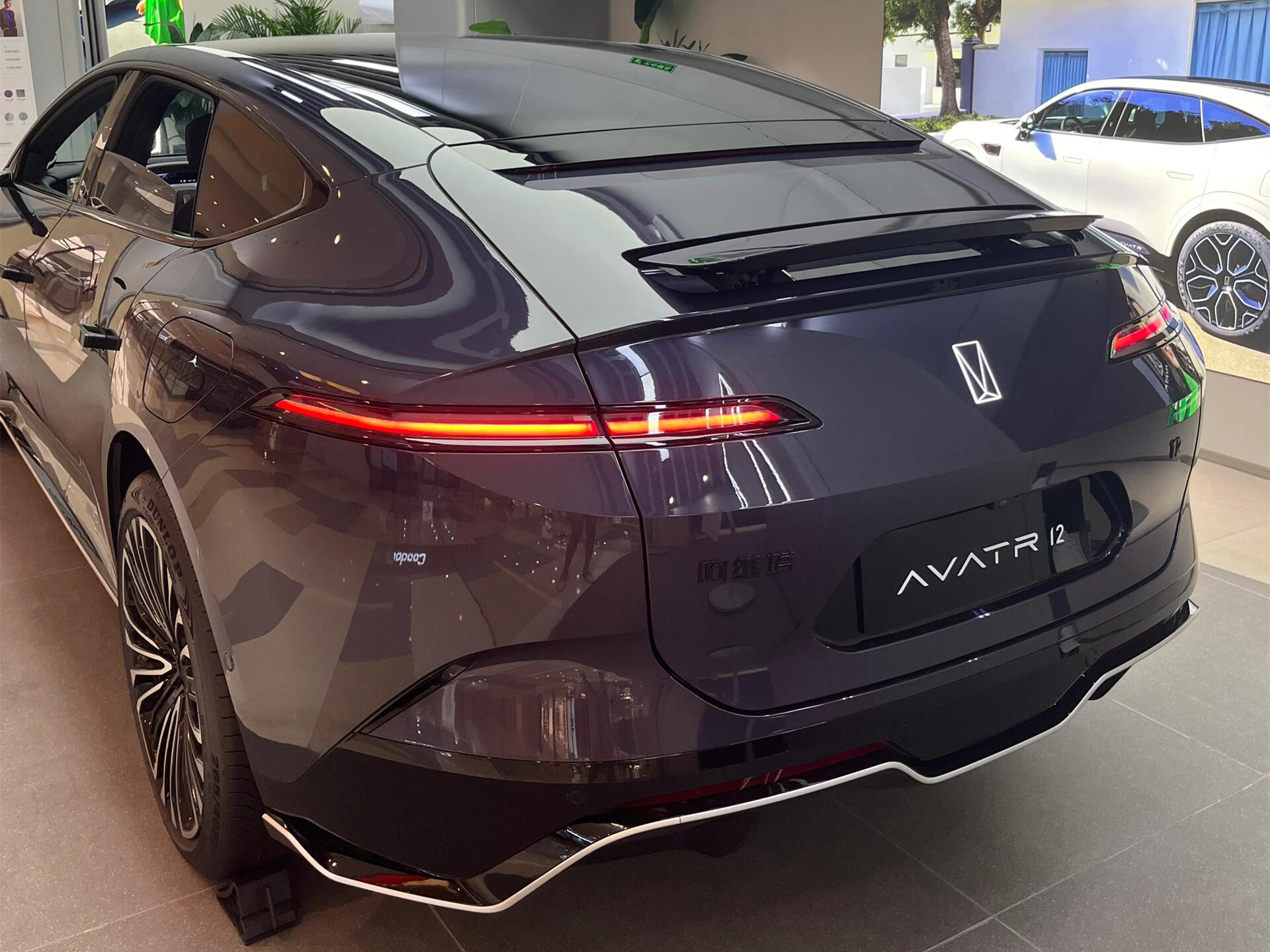 阿维塔全系指定现车享1万元优惠 购车3年0息 最低首付2.2万元