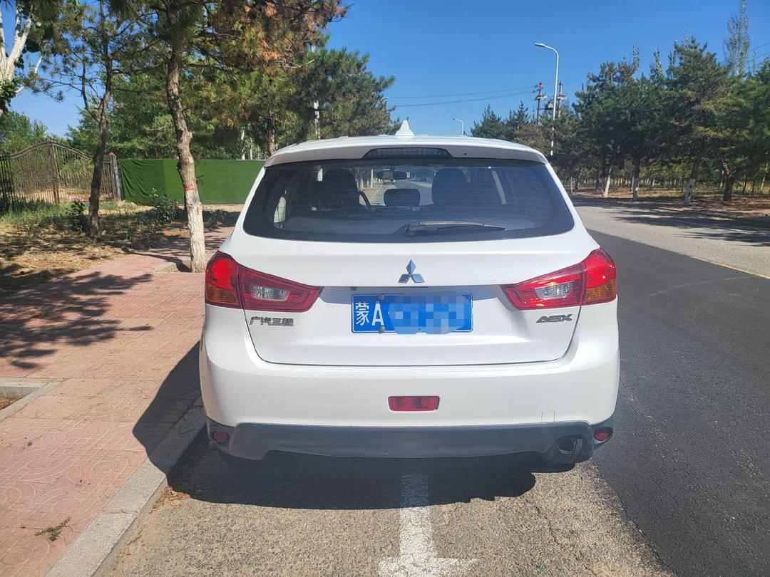 成都领克01最新报价14.18万起 优惠高达1.70万