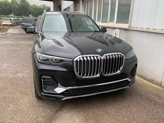 成都宝马X7加版降价25万 欢迎前来试驾