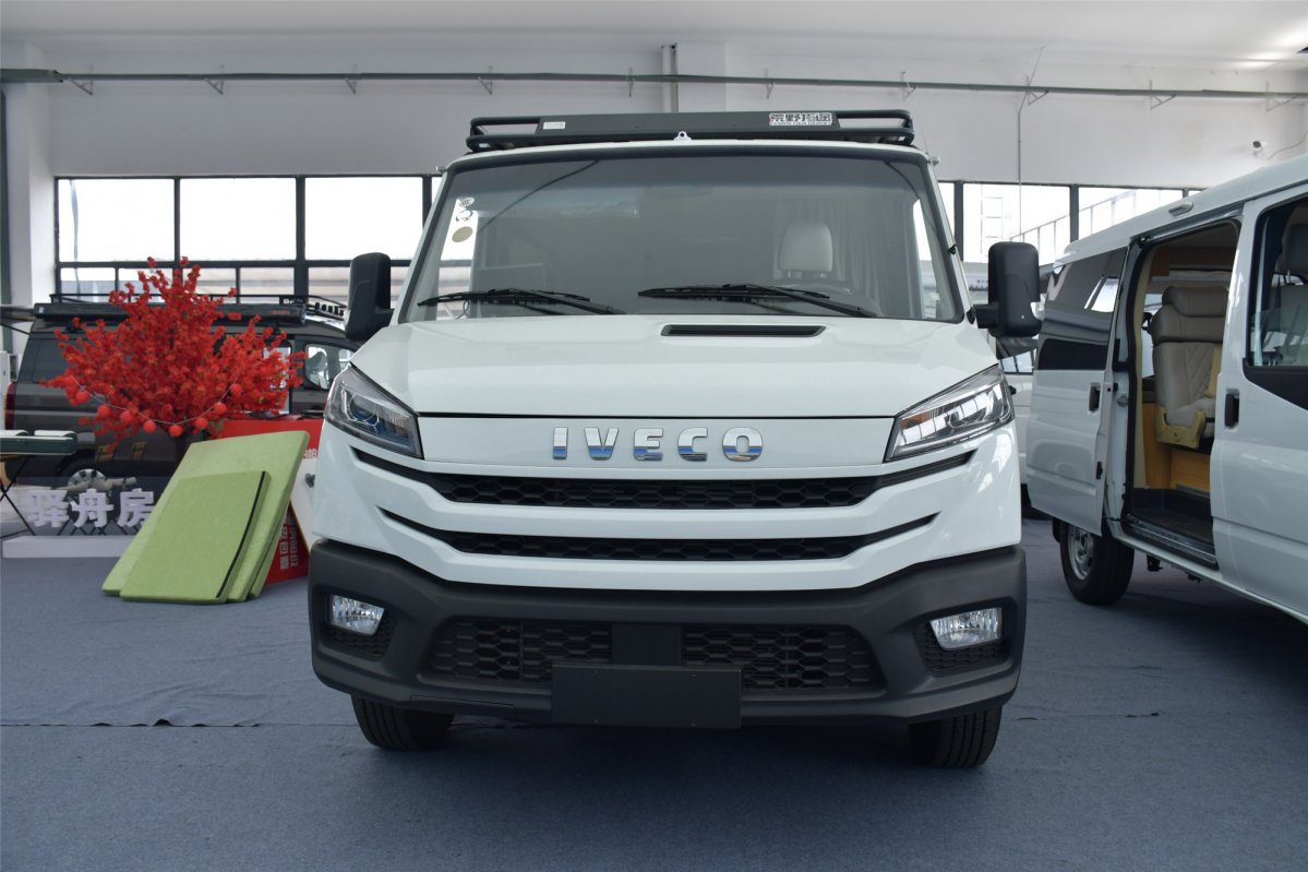 成都依维柯欧风报价22.84万起 暂无优惠