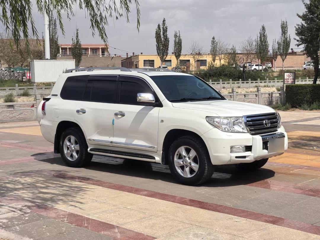 22款丰田酷路泽5700美规VXS售140余万 现车齐全 售全国