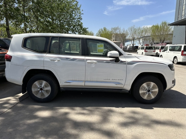 22款丰田酷路泽5700美规VXS售140余万 现车齐全 售全国