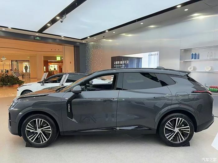 成都领克08新能源报价17.48万起 优惠高达2.40万