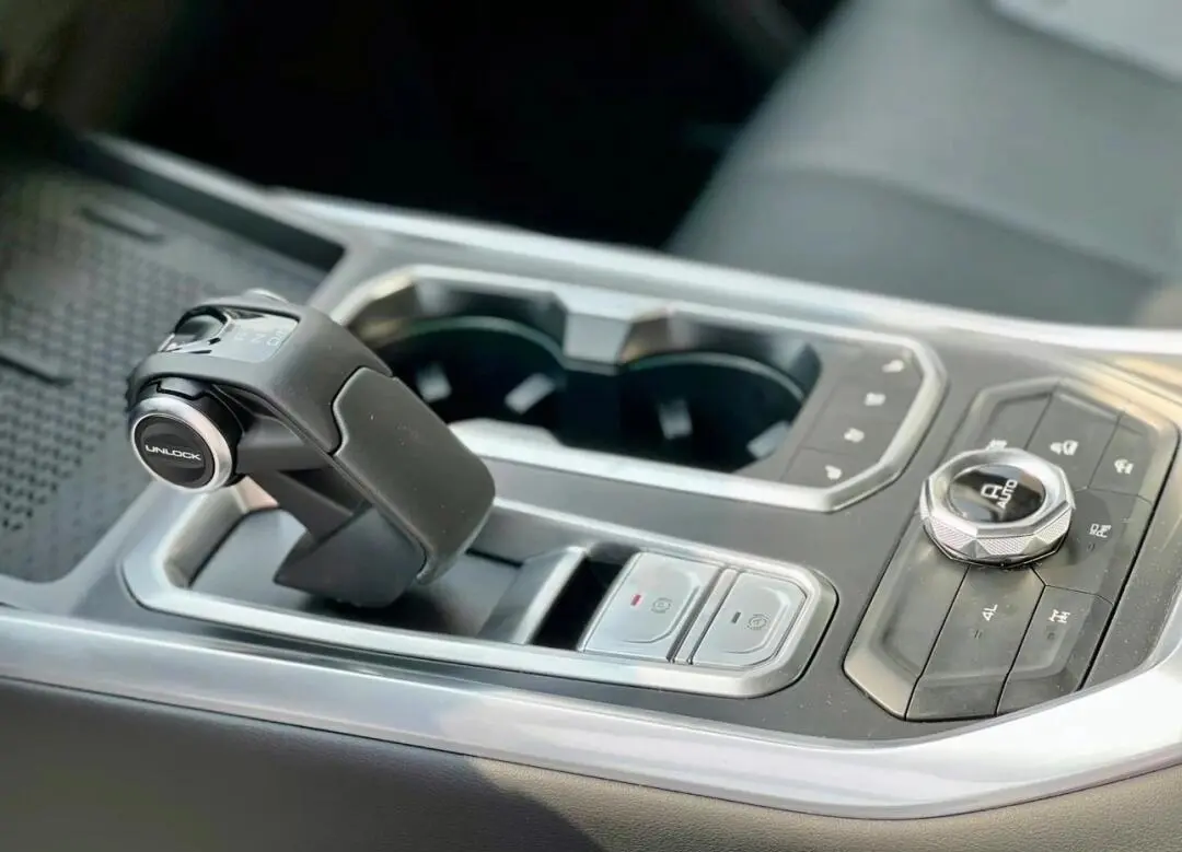 坦克400 2.0T汽油版/2.4T柴油版将于2月22日上市 补齐产品阵容