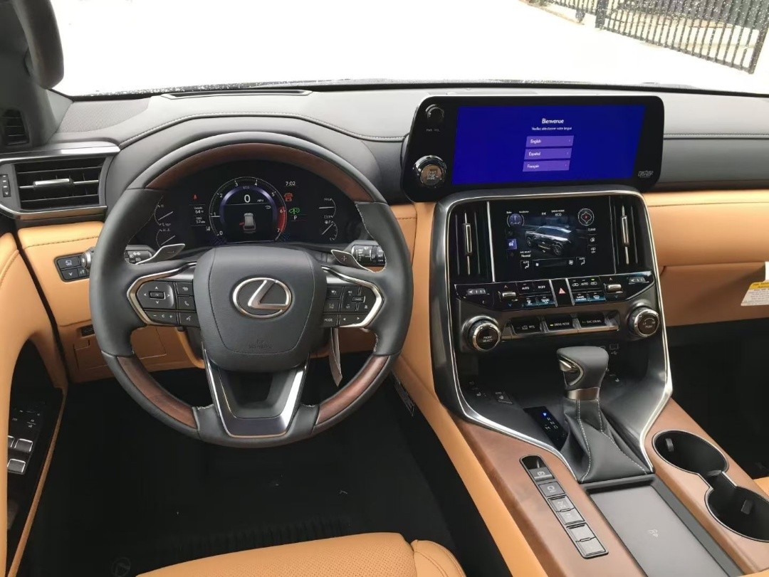 2024款雷克萨斯LX570国六特惠价 可分期购