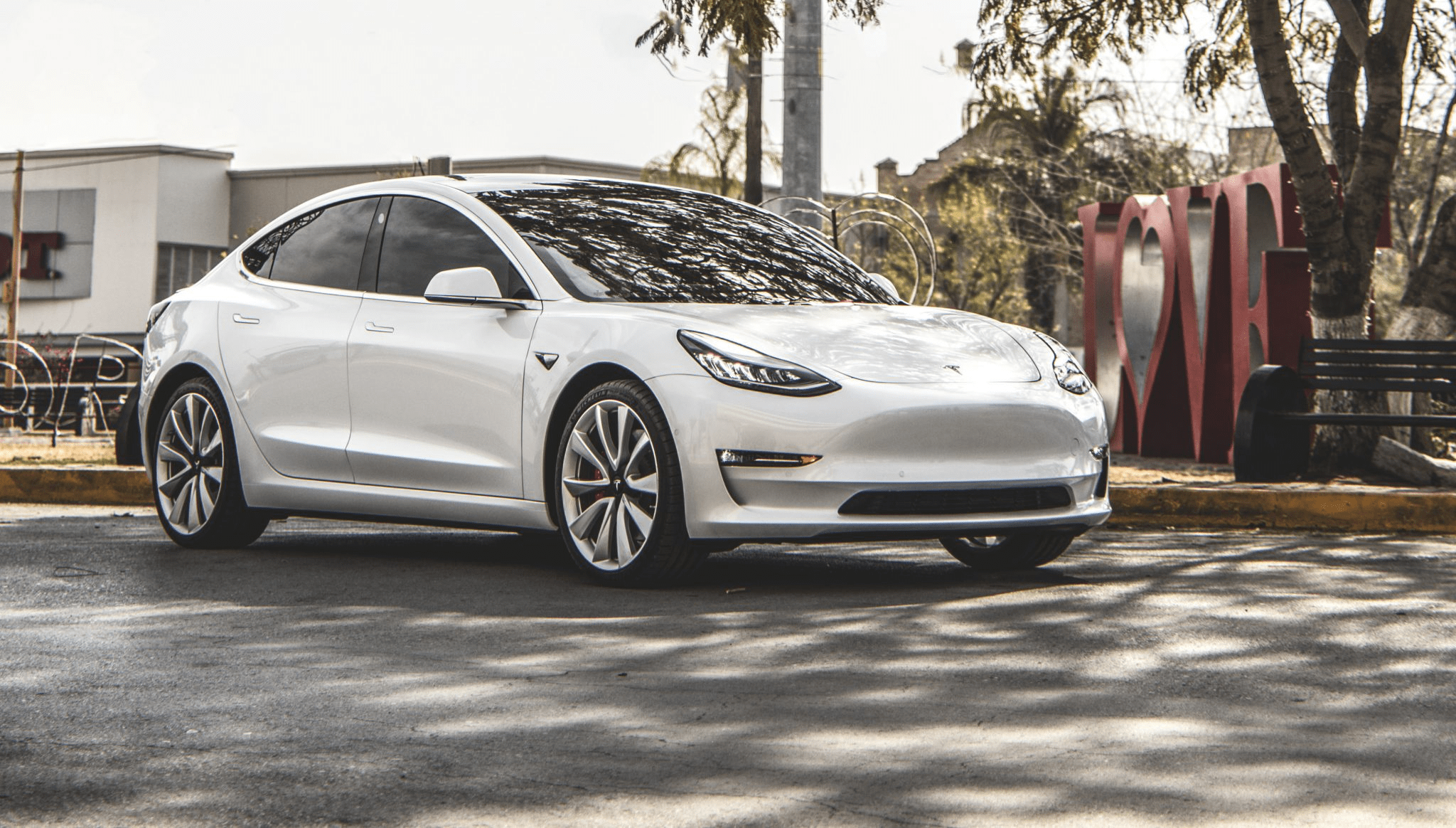 特斯拉在印度新德里和孟买选定展厅地点，或即将启动印度销售