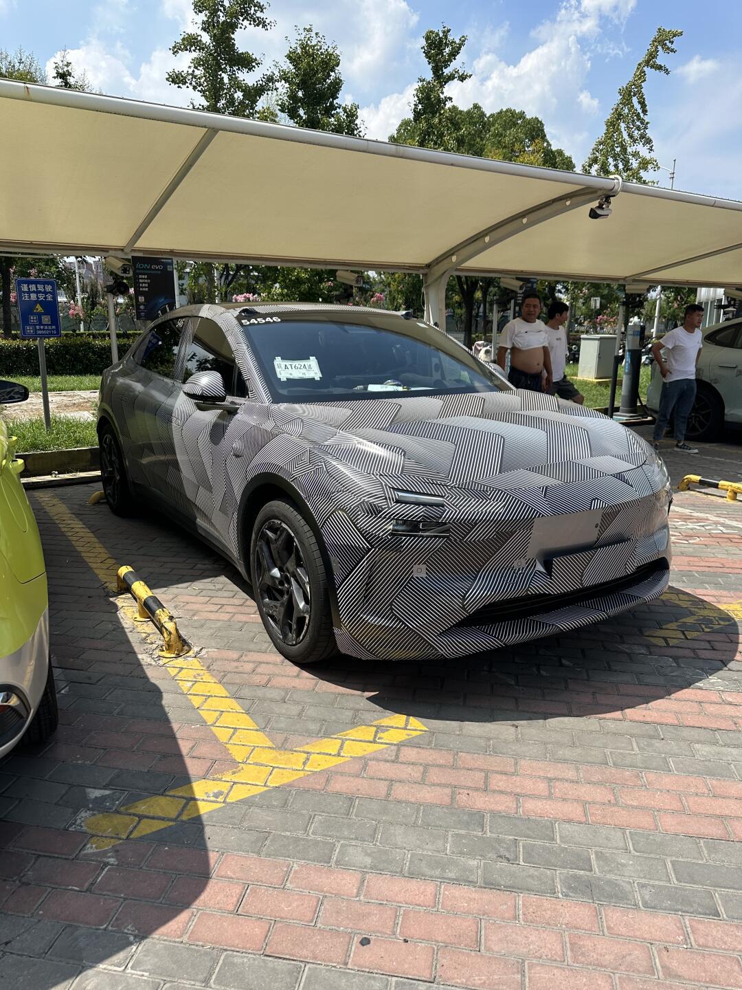 乐道中大型SUV L80路试谍照曝光：预计三季度交付