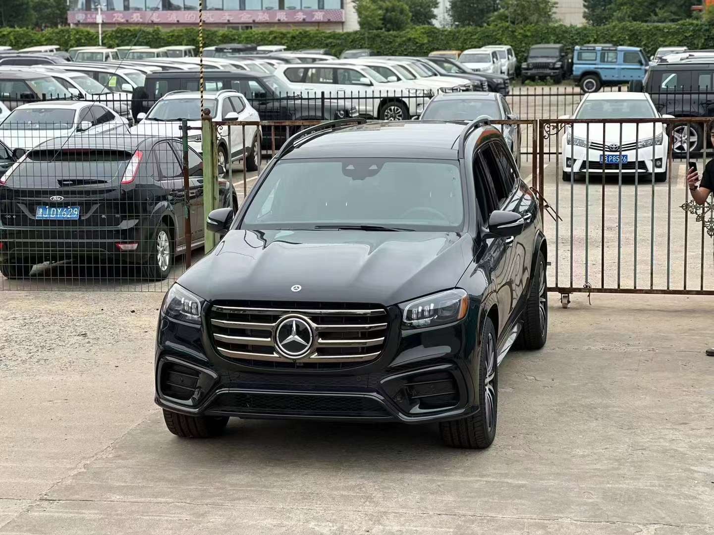 成都奔驰GLS墨版让利促销中 购车直降20.8万