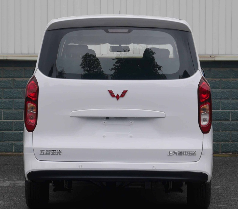 神车归来!全新五菱宏光燃油版曝光:搭载1.5L自吸发动机