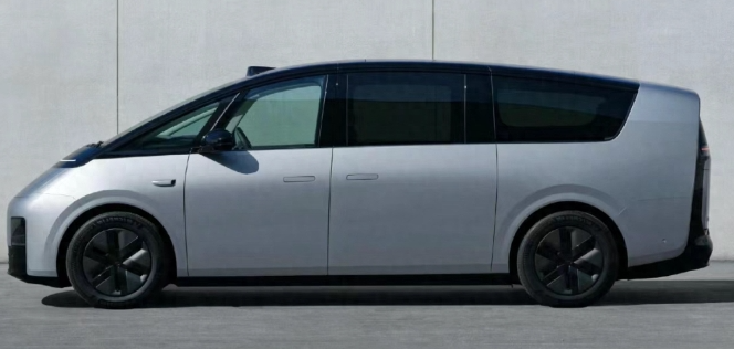 理想首款纯电SUV！理想i8官图发布：前脸像小MEGA