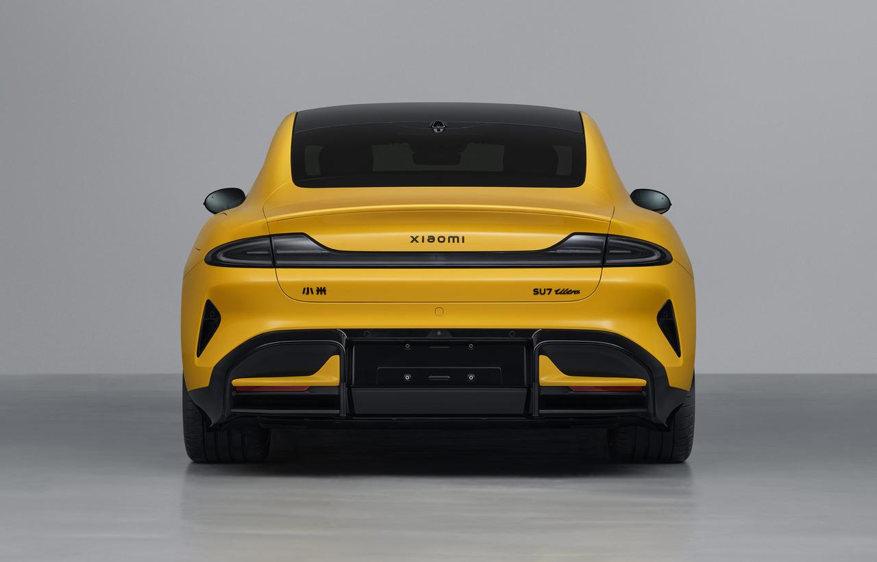 小米SU7 Ultra上市权益公布:小订用户优先提车、SU7未提用户可限时改选Ultra