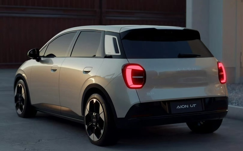 售价6.98万元起/纯电两厢车 埃安AION UT鹦鹉龙正式上市！