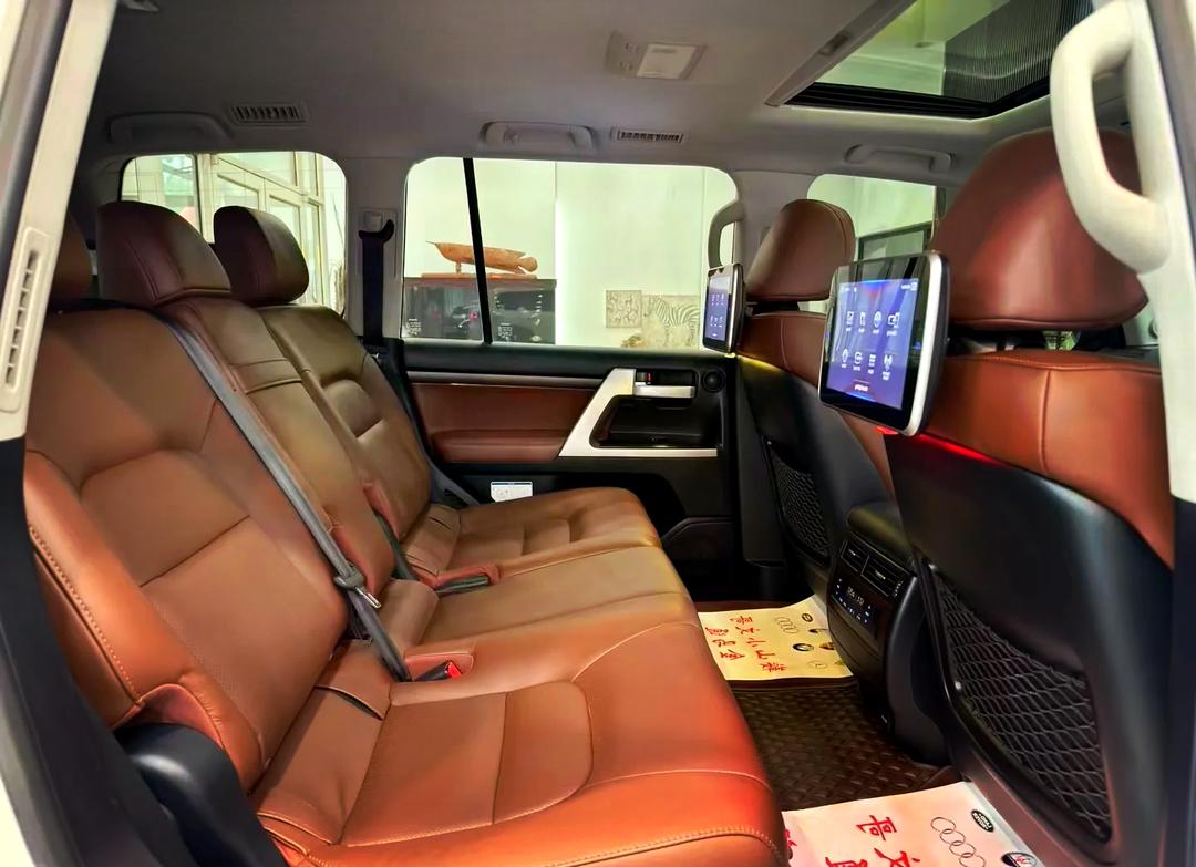 成都丰田兰德酷路泽中东版团购优惠35.2万 欢迎试乘试驾