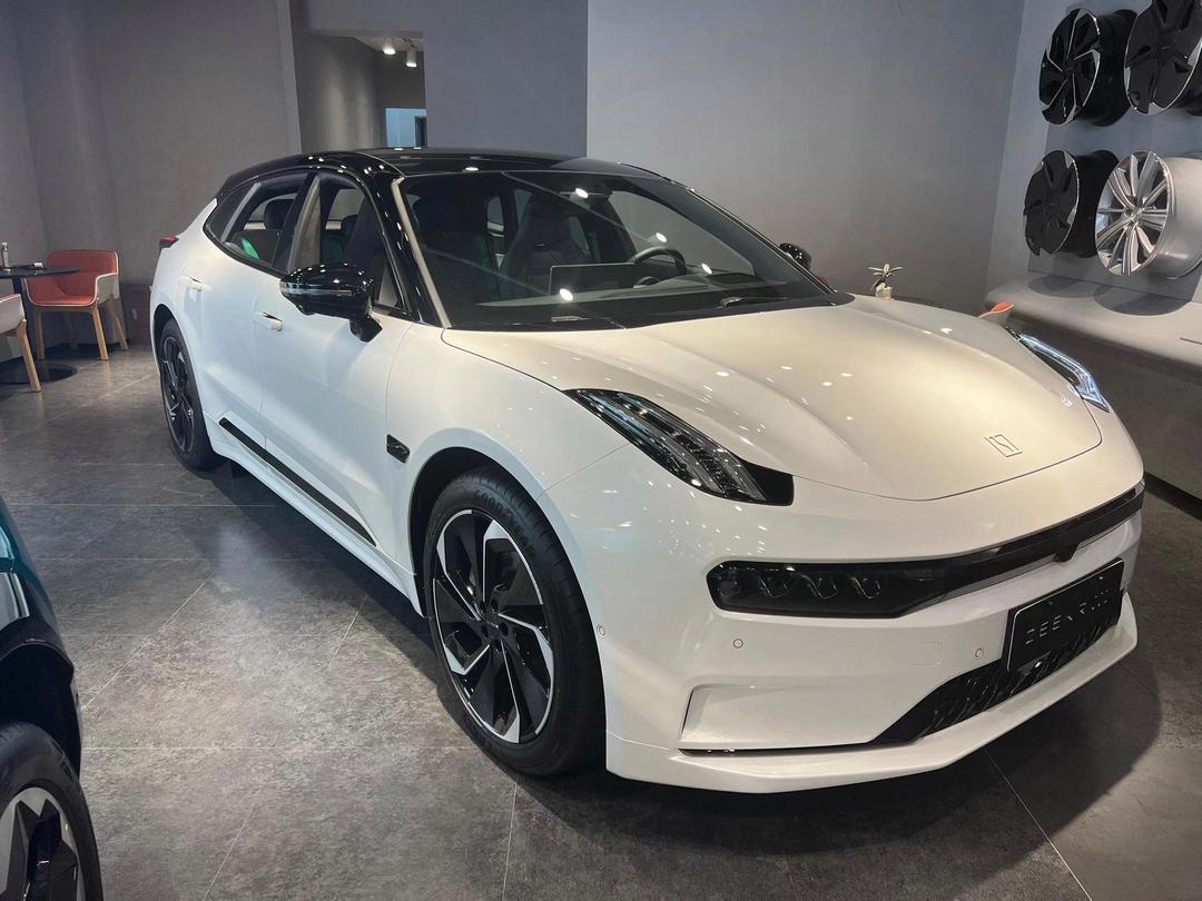 现购中东版陆地巡洋舰享15万优惠 仅75万可入手