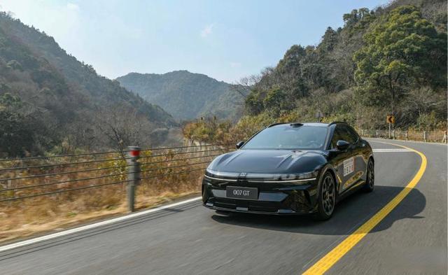 年轻人第一台豪华纯电猎装！极氪007GT部分配置公布：真的顶