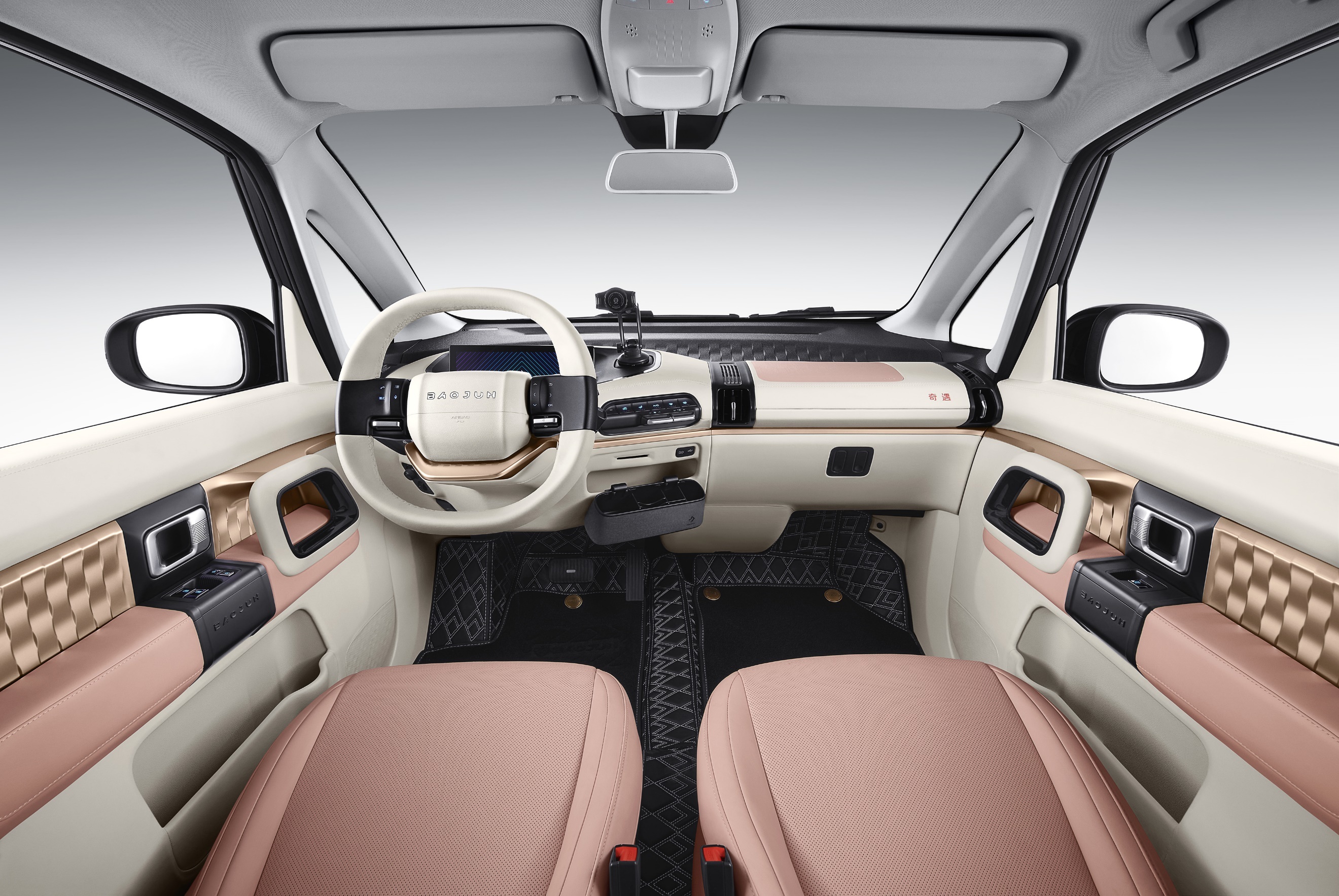 小鹏辅助驾驶突然触发减速绕行 车主接管靠近一看冷汗直流