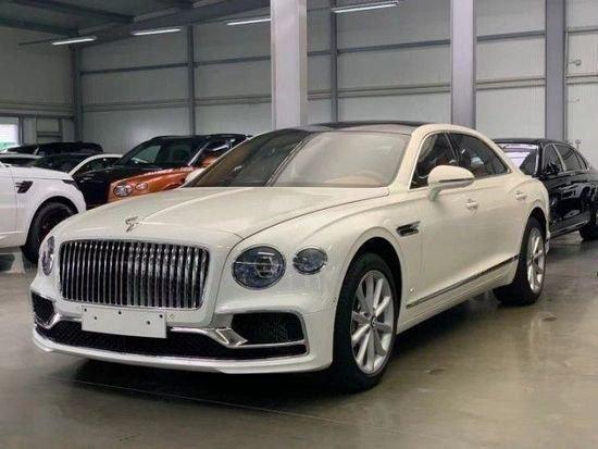 成都宾利飞驰最新行情 售价300万元起