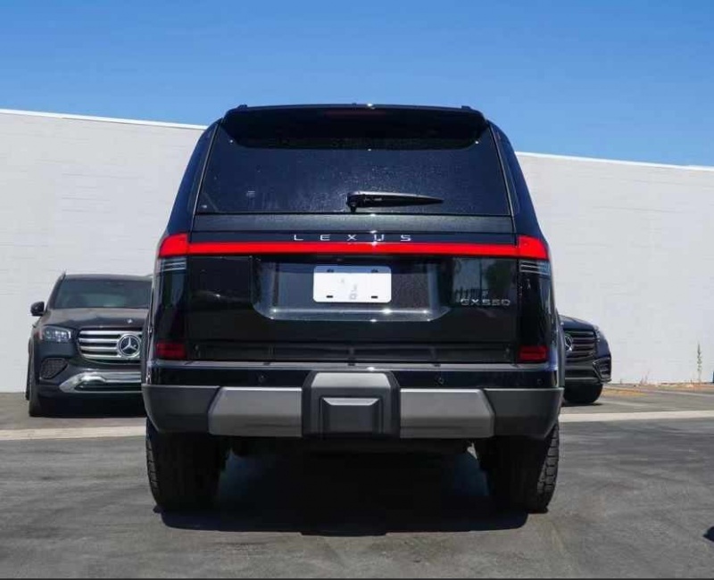 尺寸全面升级 全新一代凯迪拉克XT5实车曝光：空间不再是短板