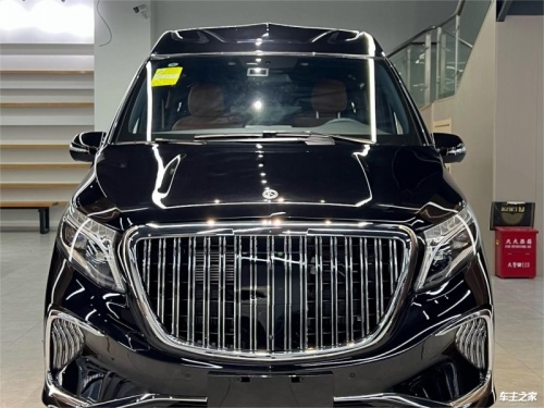 首搭全新标识 新款克莱斯勒Pacifica实车曝光 新设计有些眼熟