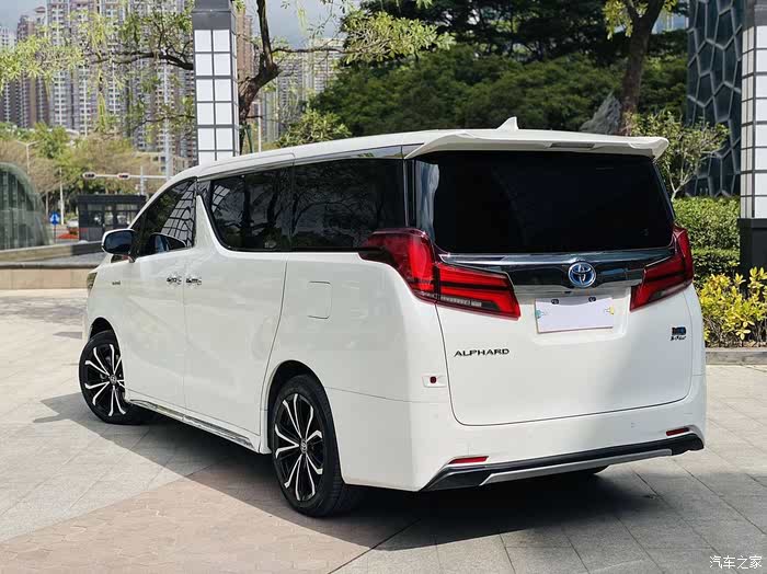 最大功率提升20马力 新款宝马M2官图