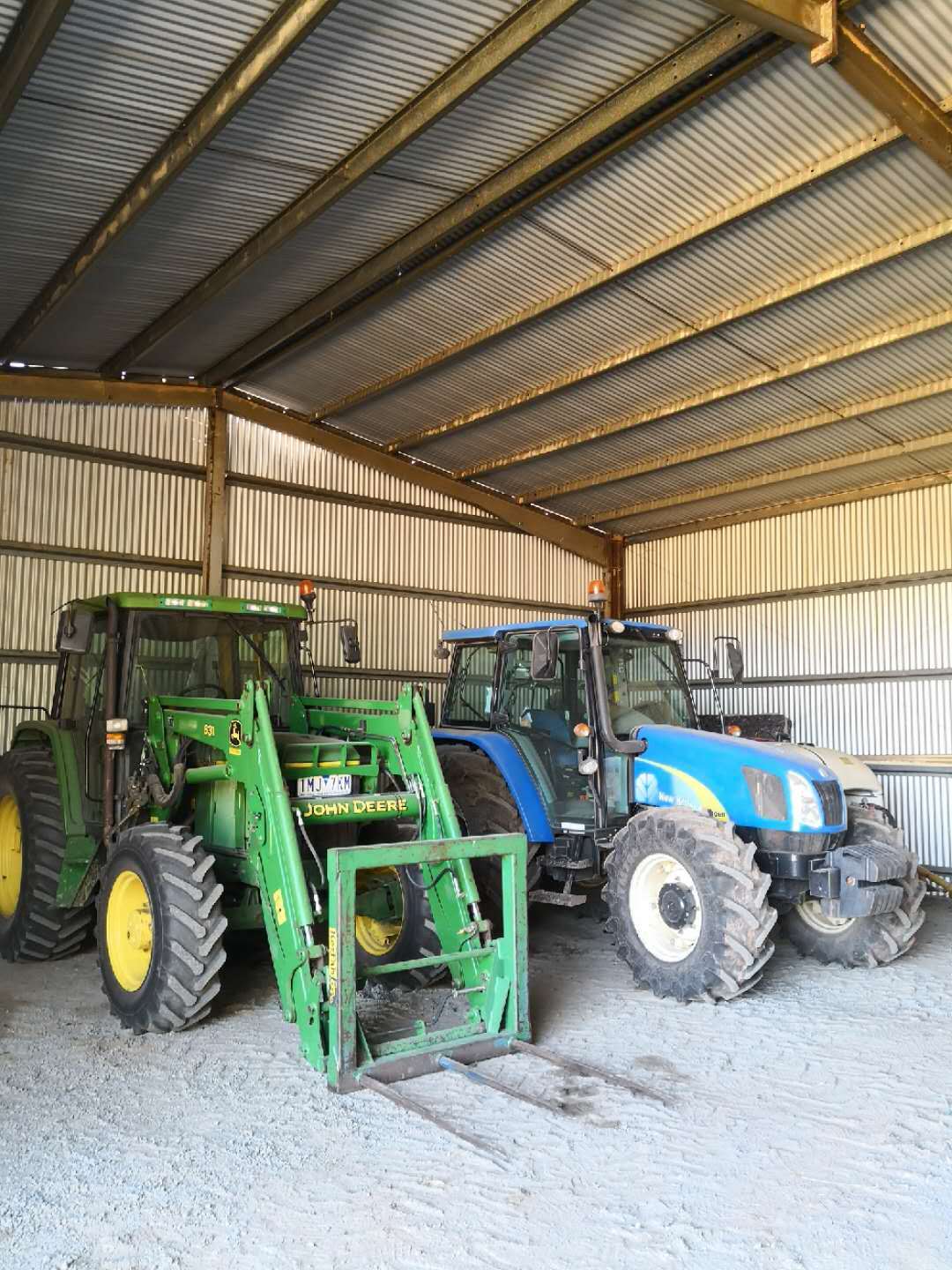 负责采摘葡萄的机器